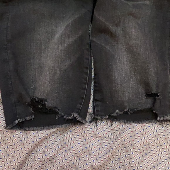 American Eagle Distressed Denim Bike Shorts - Picture 4 of 6